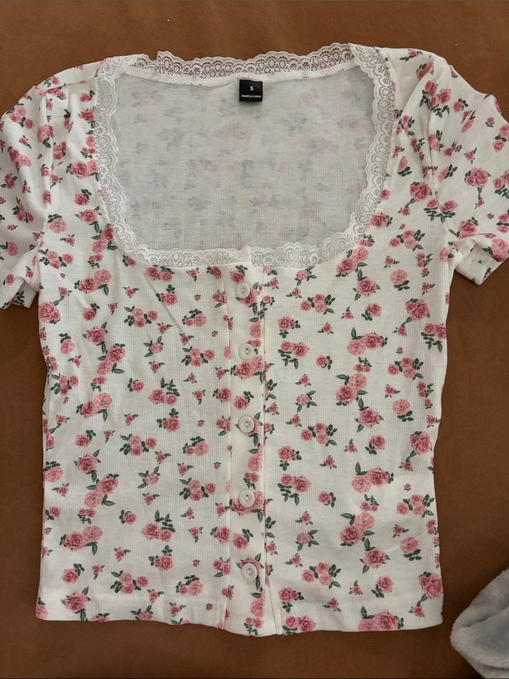 White Floral Lace-Trim Crop Top with Pink Roses